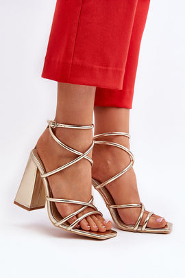 Heel sandals Step in style