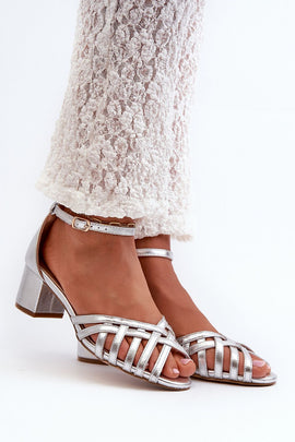 Heel sandals Step in style