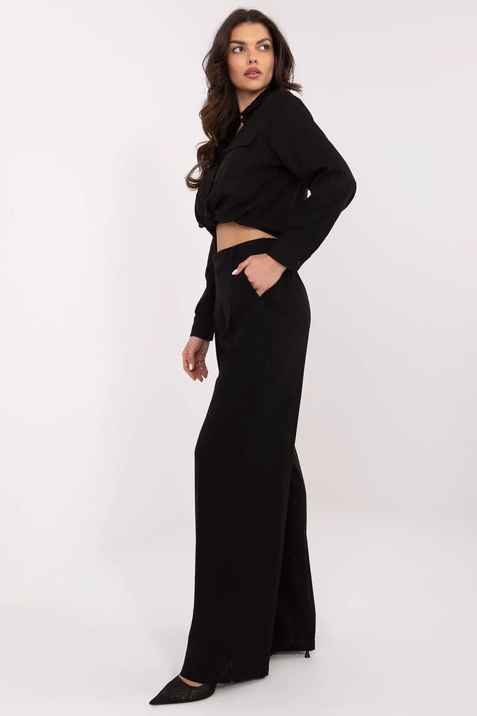  Women trousers model 210865 NM 