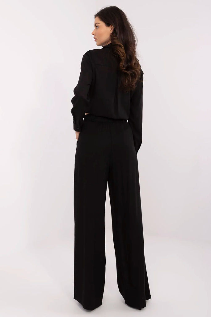  Women trousers model 210865 NM 