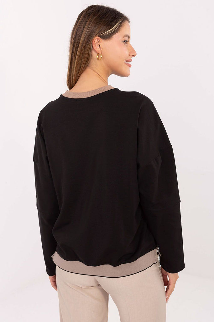  Sweatshirt model 219441 Relevance 