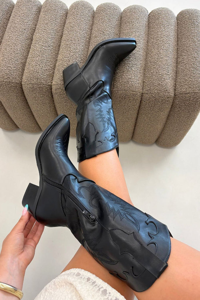  Heel boots model 230961 Step in style 