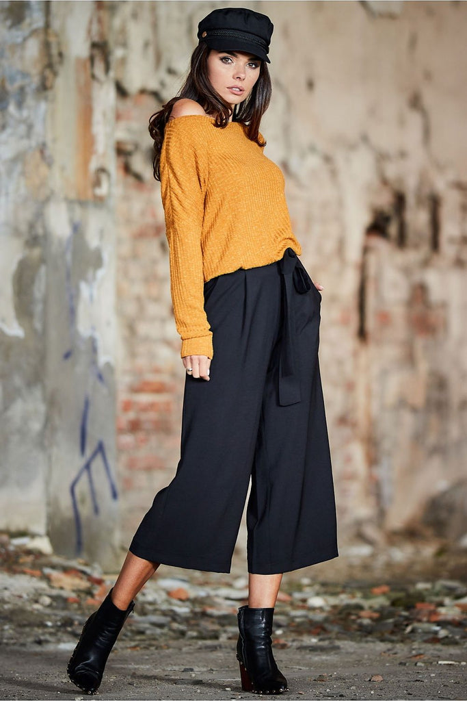  Women trousers model 144666 awama 
